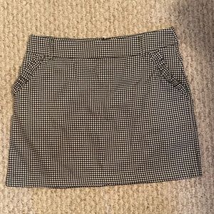 🧁3/$20 houndstooth mini skirt